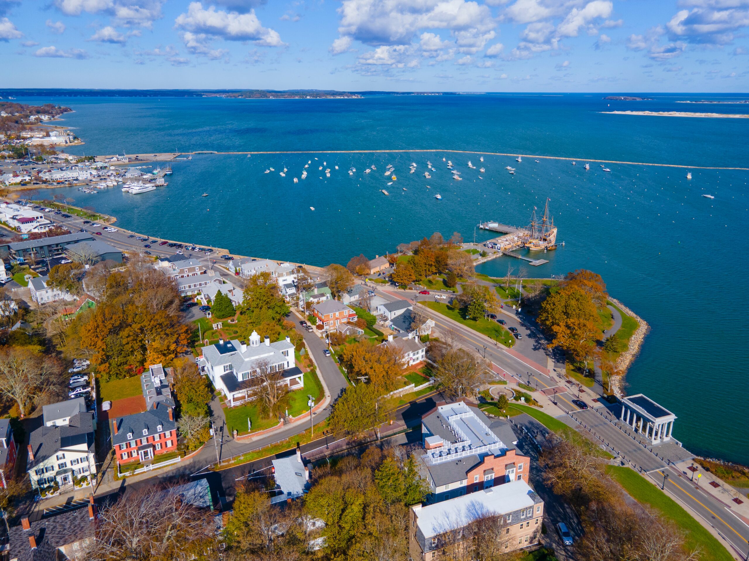 Plymouth,Bay,And,Plymouth,Village,Historic,District,Aerial,View,,Including plymouth, ma